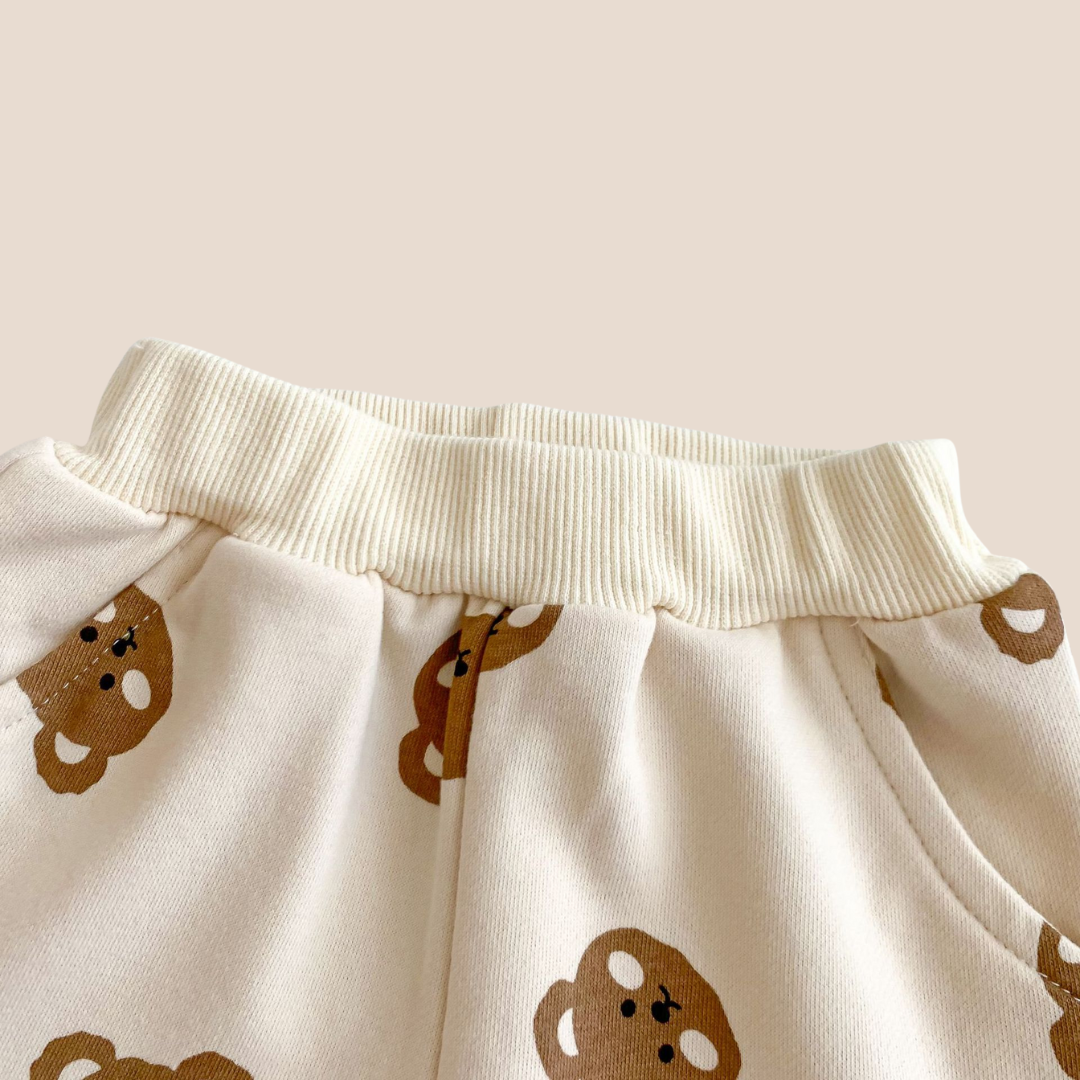 Skirt with bear pattern on a beige background